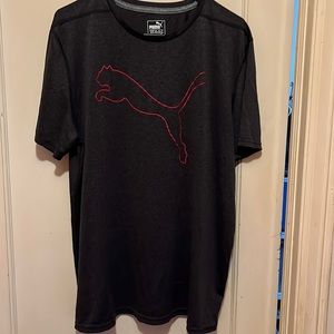 Gently loved short sleeve men dark grey Puma tea shirt. Size XL/TG smoke free.